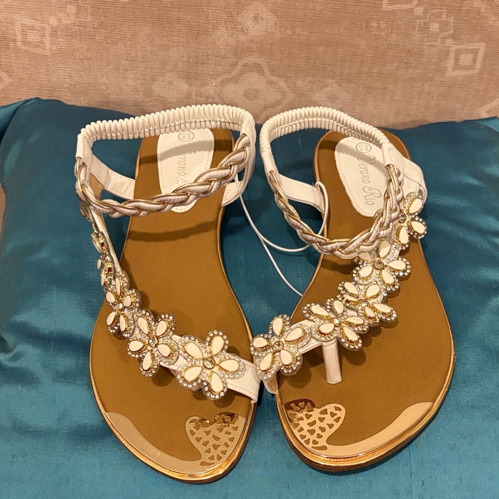 Verano Rio White Floral Sandals with Gold Accents
